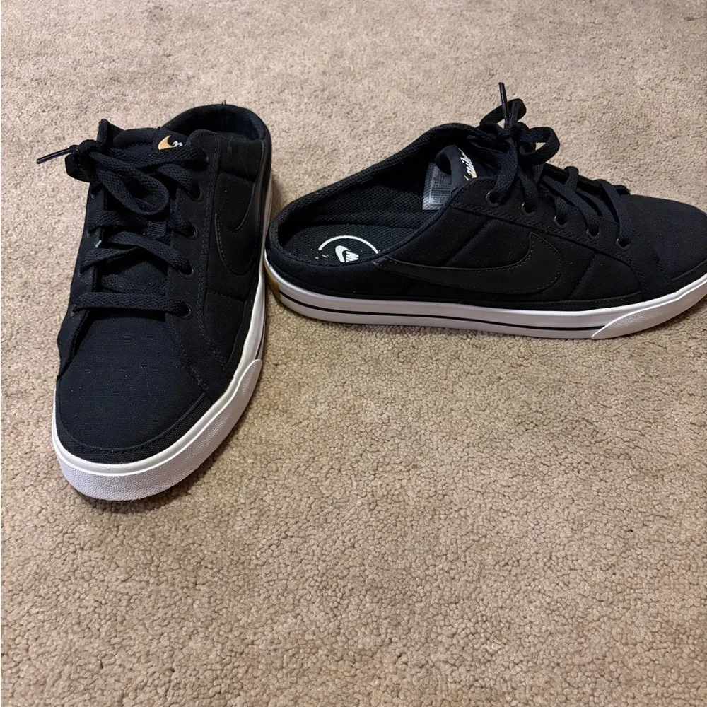 Nike Black and White Low-Top Canvas Sneakers - Picture 3 of 4